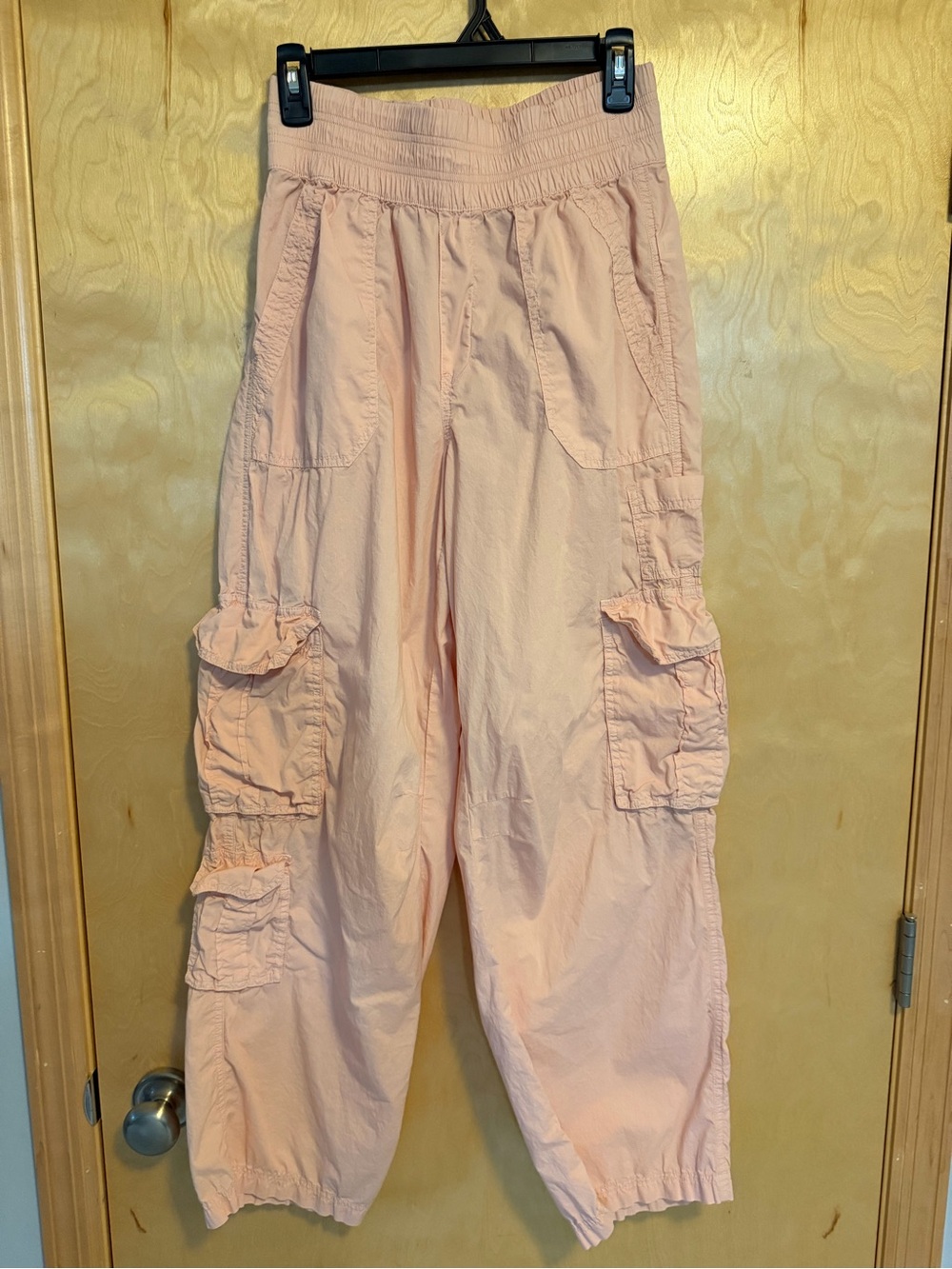 Aerie Cargo Pants in Light Pink - so Comfortable! Excellent shape